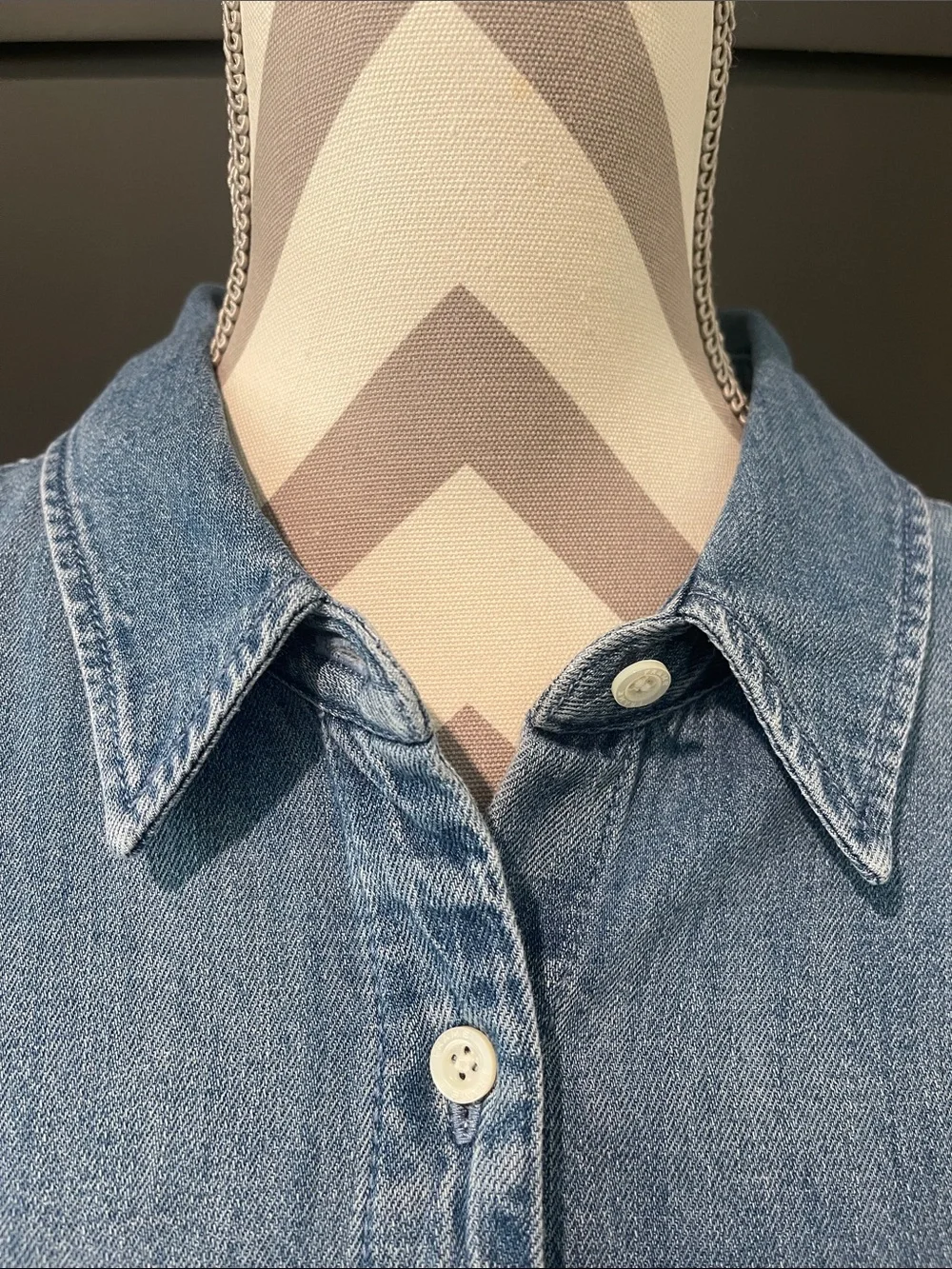 FRAME Denim Cropped Cotton Shirt in Shoreline Wash Size M